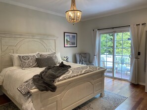 2 camere, una scrivania, ferro/asse da stiro, culla da viaggio