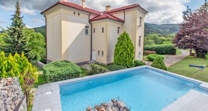 Beautiful home in Obrov