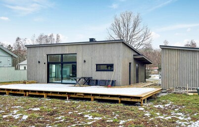 Cozy home in Jämjö with jacuzzi