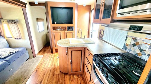 Florida vacation! RV for rent and delivered to site