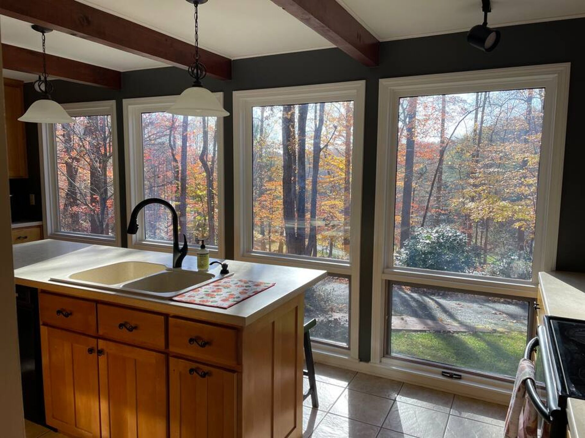 Kylskåp, mikrovågsugn, ugn och spishäll