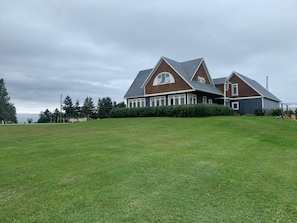 Exterior - Barachois Beach family retreat - Tourism PEI license # 1201211 (Anglo rustico)