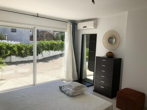 5 bedrooms, internet, bed sheets