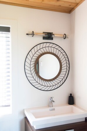 Exclusive House | Bathroom | Towels - The Hideaway Collection  (New Glasgow)