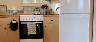 Ladyslipper – Cozy Cottage with Loft in Blue Hill town center