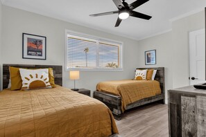 4 室のベッドルーム、WiFi、ベッドシーツ