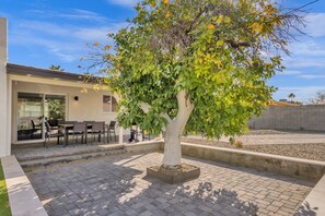 屋外ダイニングエリア