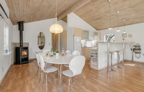 Stunning home in Nibe with kitchen