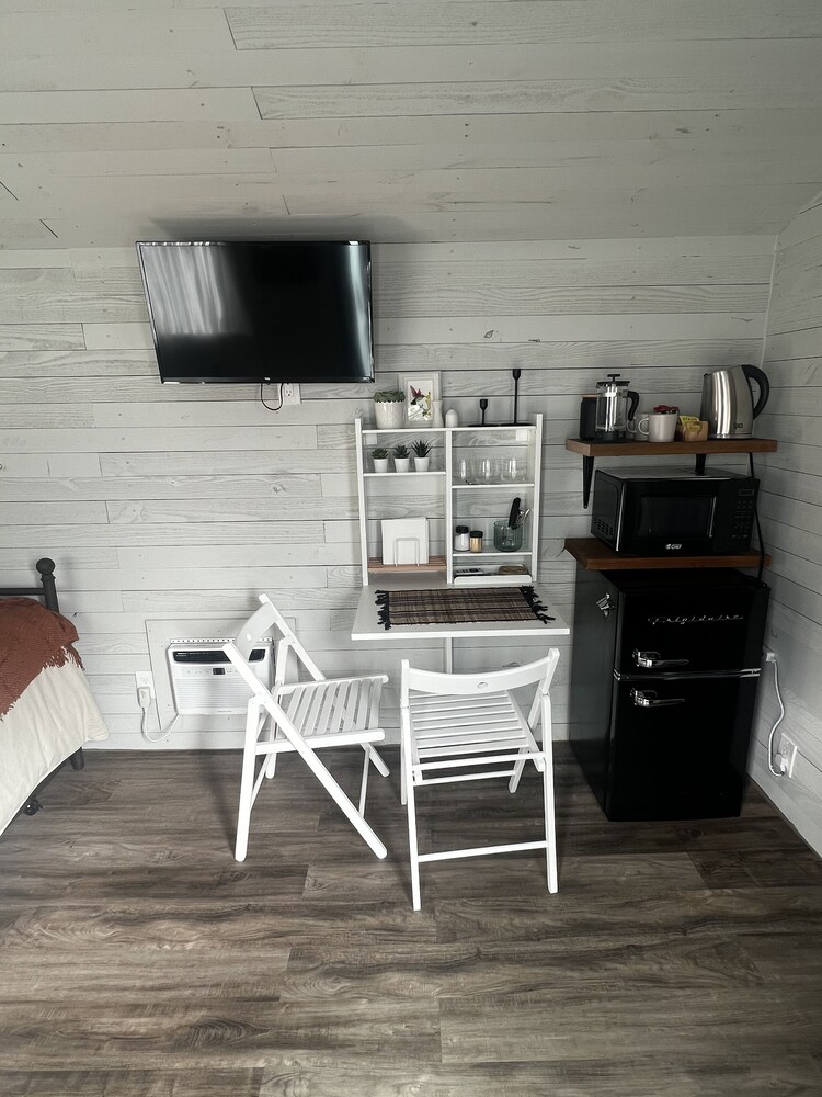 tiny home in the city! Miami Vrbo