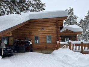 Property grounds - Log home in Jackson Hole, near Grand Teton & Yellowstone (Wilson)