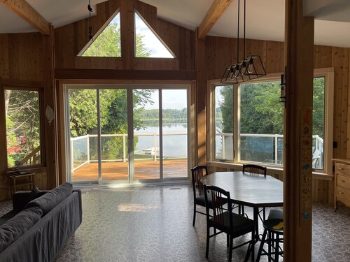 Private Waterfront Getaway on Townsend Lake