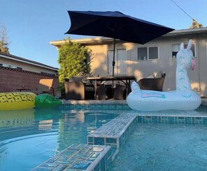 Piscine extérieure, piscine chauffée
