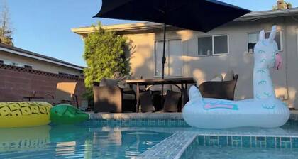 Relaxing 3 Bedroom, 2 Bathrooms. Large backyard, pool, jacuzzi + 2 patios, grill