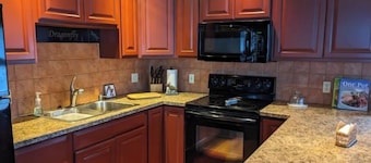 Dragonfly --Lakefront Cottage