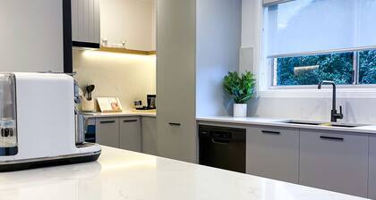 Betty: Luxe at the seaside - Lake Illawarra foreshore and Warilla Beach