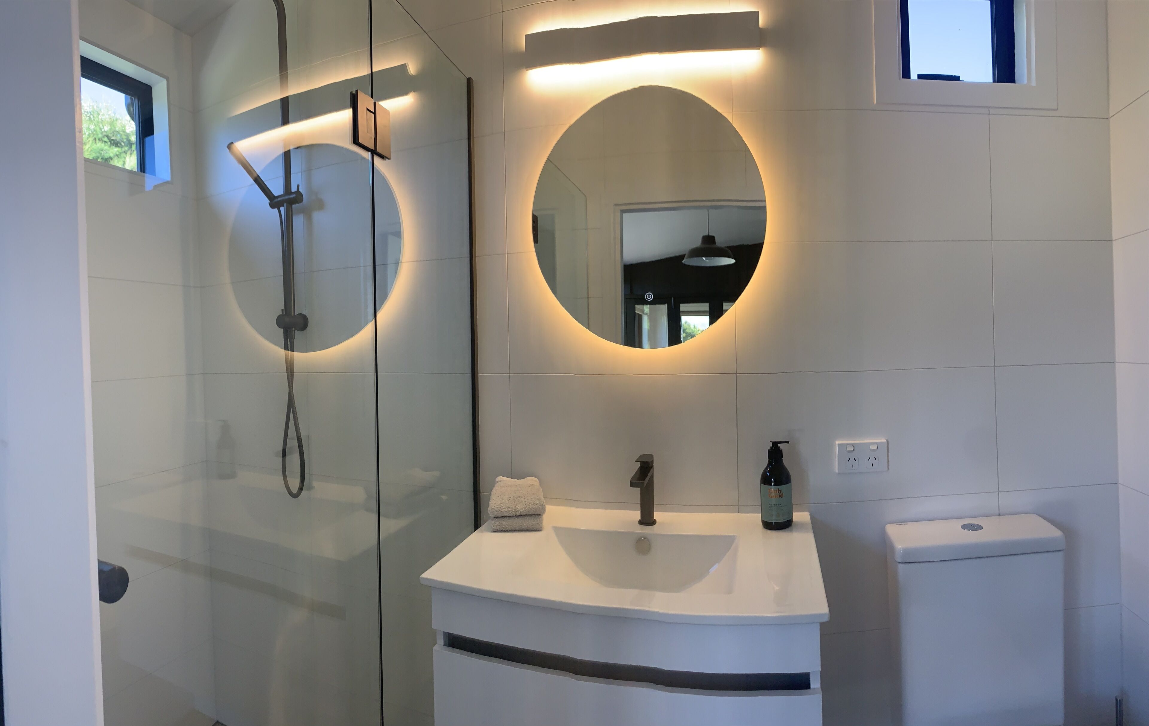 Dusche, Handtücher, Seife, Shampoo