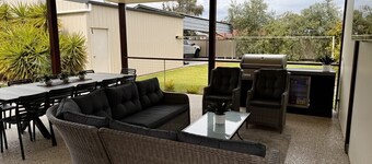 Bundalong Retreat with NEW alfresco area