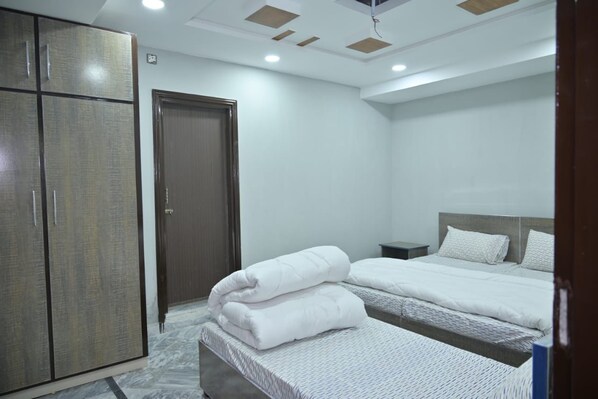 Chambre Standard, 1 très grand lit | Wi-Fi gratuit