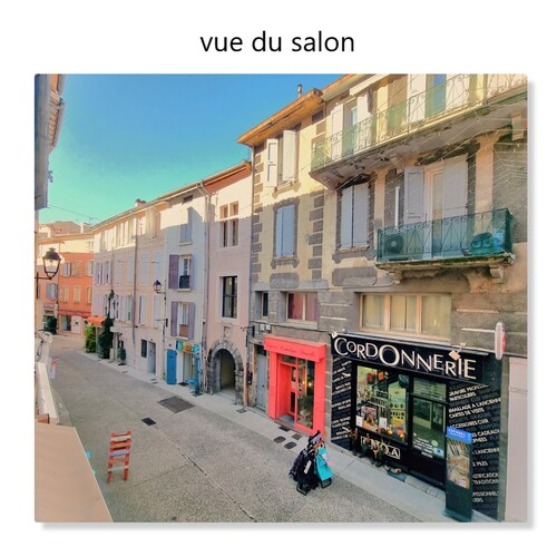 Coeur de ville, T2, rue piétonne, Digne les Bains 