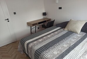 2 bedrooms, WiFi, bed sheets