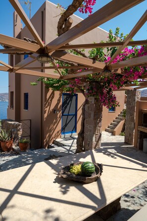 Courtyard - Absolute Perdika Aegina (Aegina)