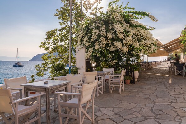 Exterior - Absolute Perdika Aegina (Aegina)