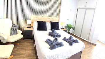 1 quarto, Wi-Fi de cortesia, roupa de cama