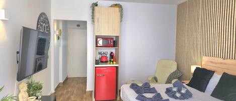 1 bedroom, free WiFi, bed sheets