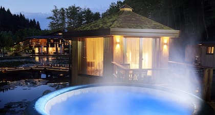 Pikol Lake Village Premium Glamping