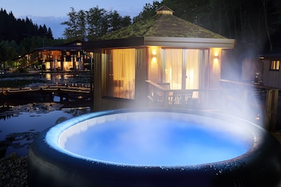 Pikol Lake Village Premium Glamping