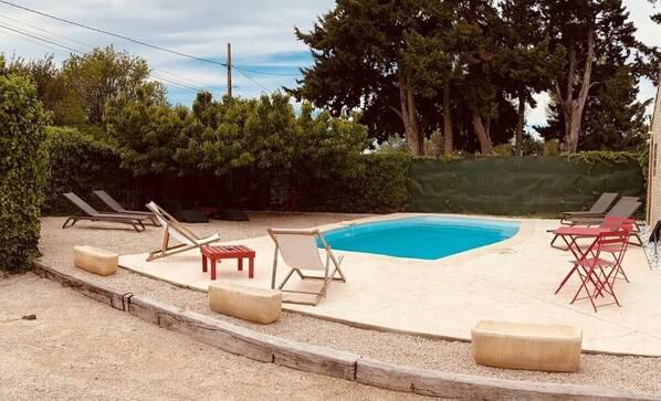 Outdoor pool - Old Provencal farmhouse, warm and comfortable, with private swimming pool (Mazan)