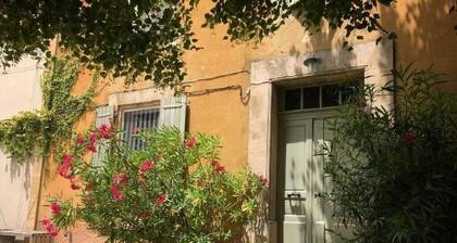 Old Provencal farmhouse, warm and comfortable, with private swimming pool
