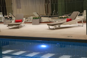 Indoor pool, sun loungers - AL Rahden Hotel  (Riyadh)