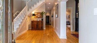 This house is a 3 bedroom(s), 2.5 bathrooms, located in Lexington, KY.
