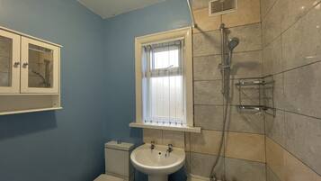 Towels, soap, shampoo, toilet paper