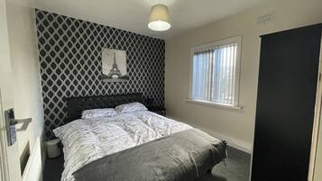 3 bedrooms, iron/ironing board, free WiFi, bed sheets