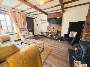 Smart TV, fireplace, Netflix, smart speakers