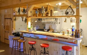 Bar (in der Unterkunft)