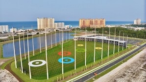 Golf - Incredible Gulf Front 1BD, Pools, Hot Tubs, and Free Attraction Tickets! (Panama City Beach)