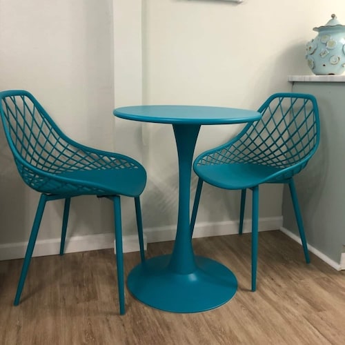 Quiet-Clean-Cottage-Dogs Kitchen