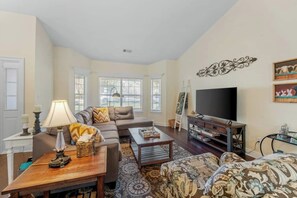 Smart TV, offices - King Bed- 10 Guests- Dogs-fenced yrd-deck (Tallahassee)