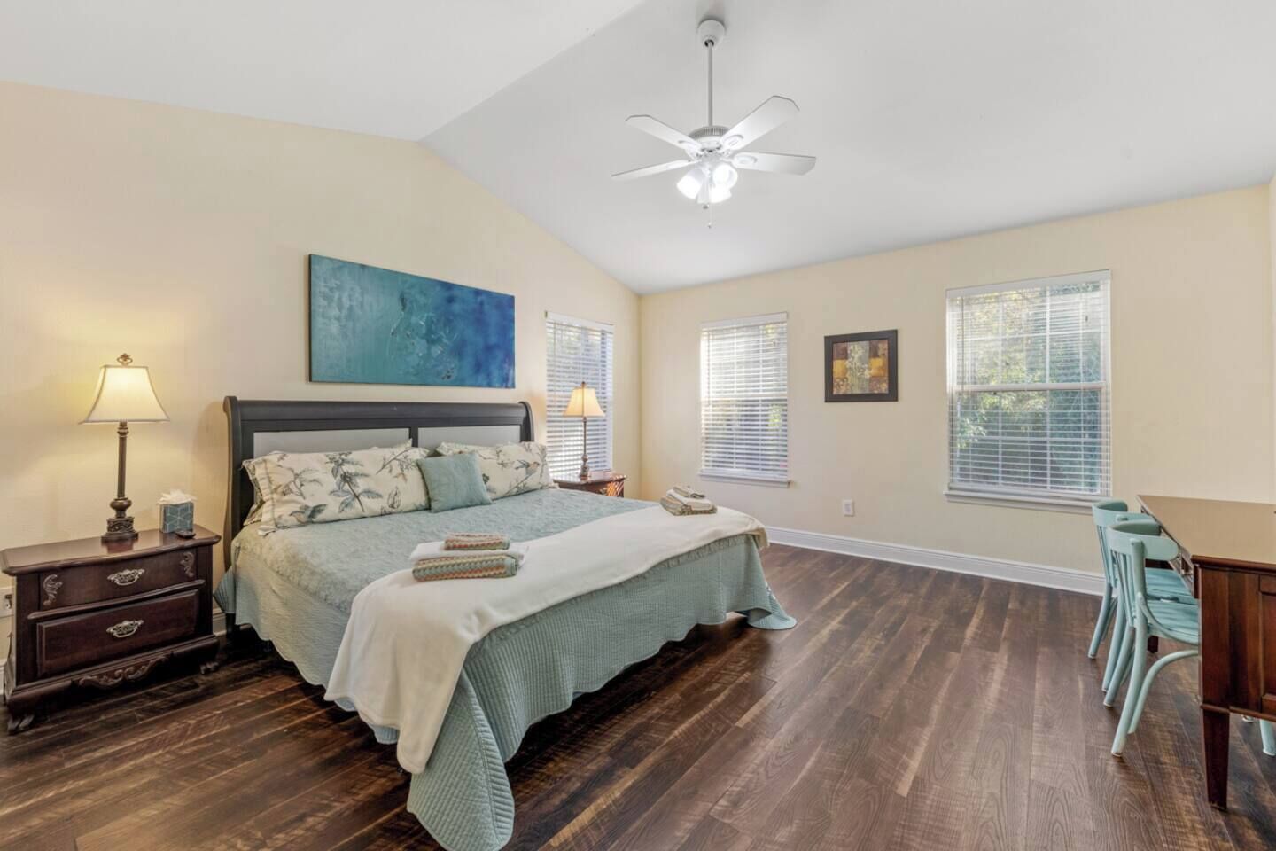 4 chambres, bureau, fer et planche à repasser, Wi-Fi gratuit