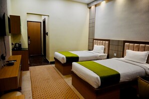 Deluxe Twin Room | Egyptian cotton sheets, premium bedding, down comforters