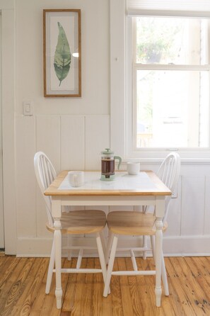 Dining - Beautiful Remodeled Downtown Frederick Cottage (Pet-Friendly)  (Frederick)