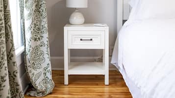 3 habitaciones, tabla de planchar con plancha, wifi y ropa de cama