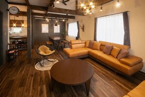 Villa | Living area | 50-inch flat-screen TV with digital channels - Yadoya YADOKARI (Pippu)