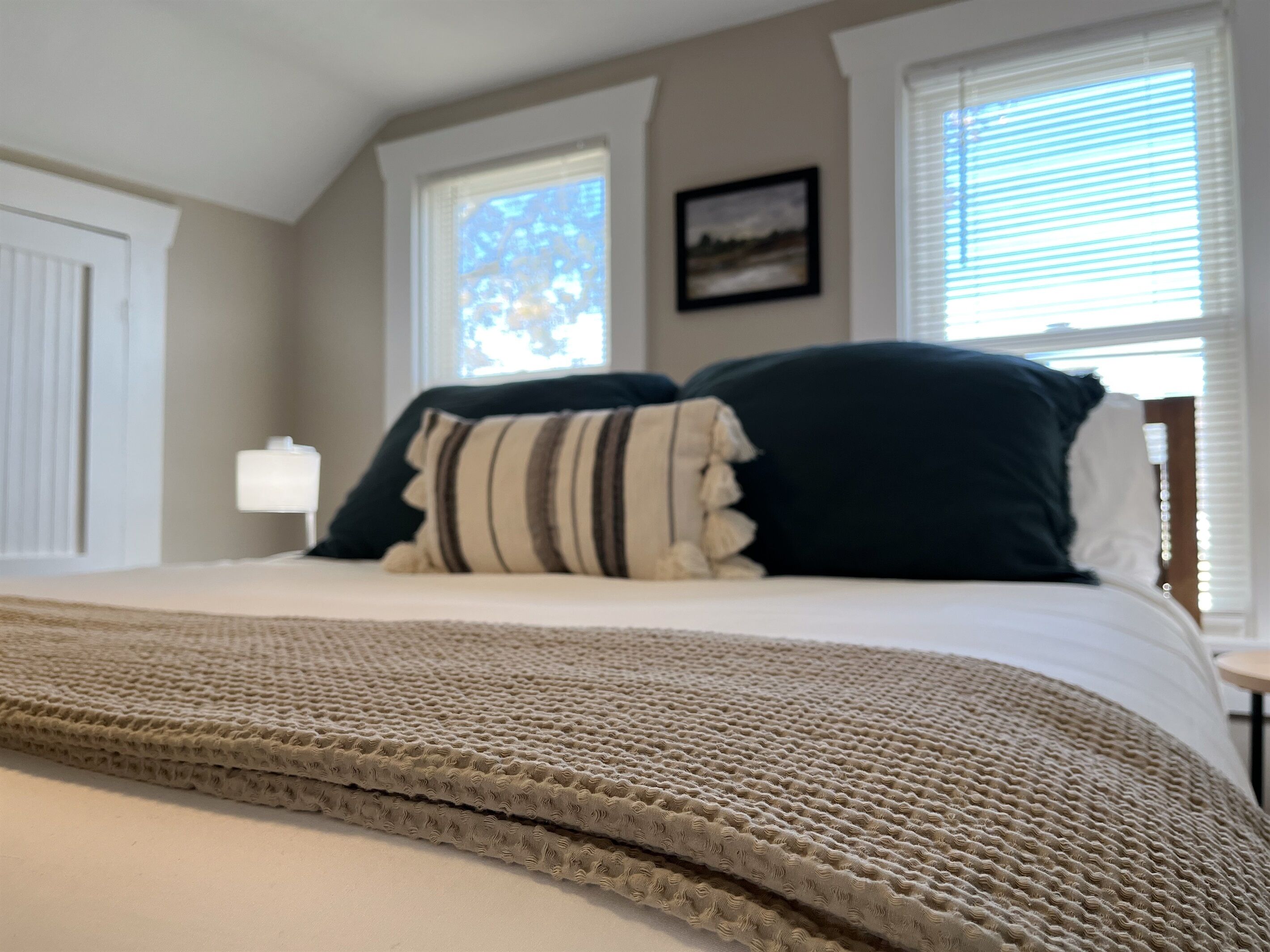 5 habitaciones, tabla de planchar con plancha y cuna de viaje 
