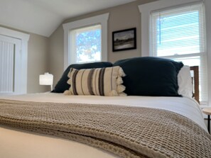 5 habitaciones, tabla de planchar con plancha y cuna de viaje 