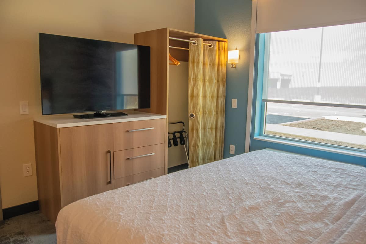Iron/ironing board, free WiFi, alarm clocks
