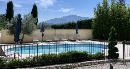 Gîte Les Oliviers Côté Lavande, near Vaison La Romaine